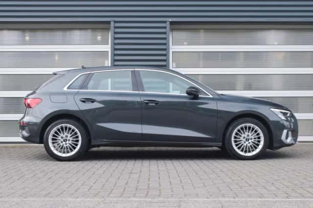 Audi A3 (2023) thumbnail 3