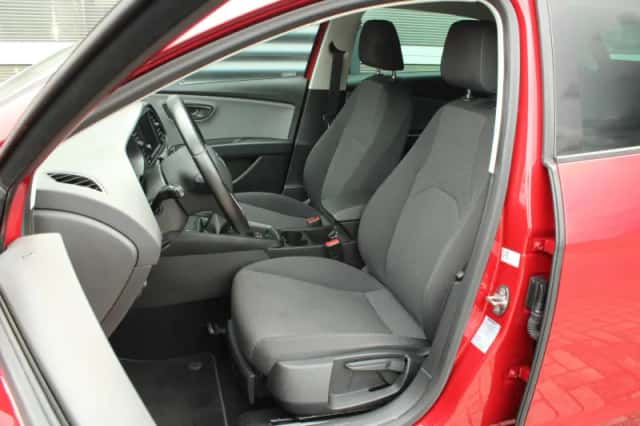 SEAT Leon (2020) thumbnail 4