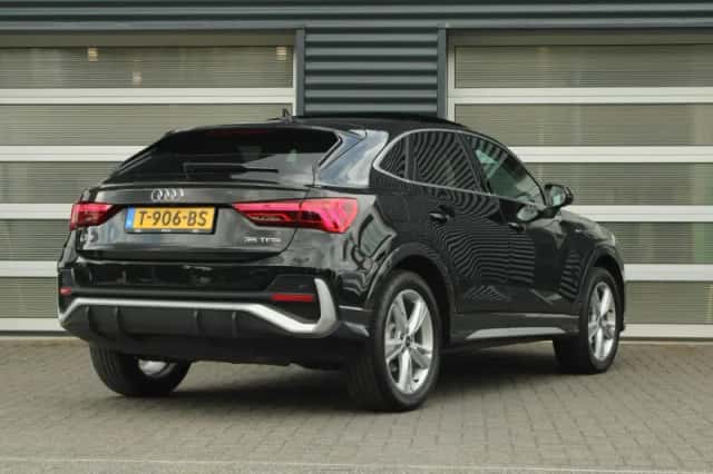 Audi Q3 (2022) thumbnail 2