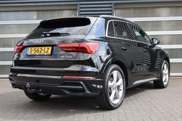 Audi Q3 (2019) thumbnail 2
