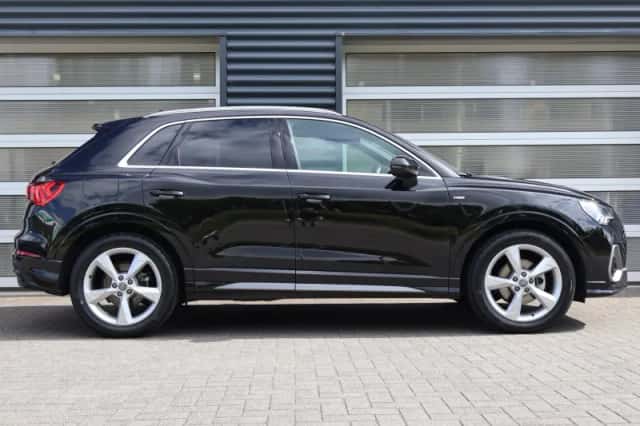Audi Q3 (2019) thumbnail 3