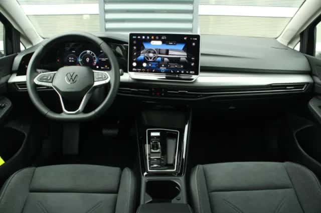 Volkswagen Golf (2026) thumbnail 5