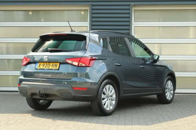 SEAT Arona (2022) thumbnail 2