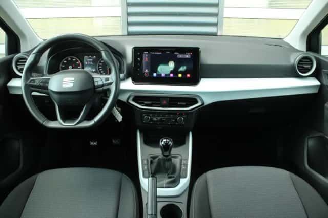SEAT Arona (2022) thumbnail 5
