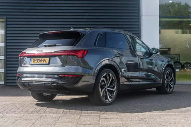 Audi Q8 e-tron (2024) thumbnail 2