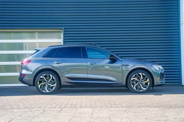 Audi Q8 e-tron (2024) thumbnail 3