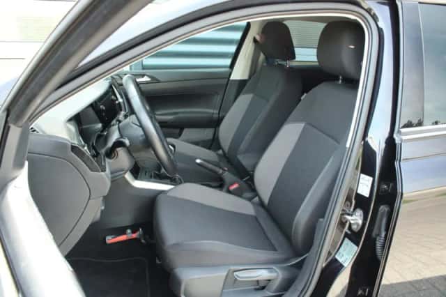 Volkswagen Polo (2023) thumbnail 4
