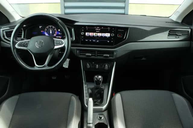 Volkswagen Polo (2023) thumbnail 5