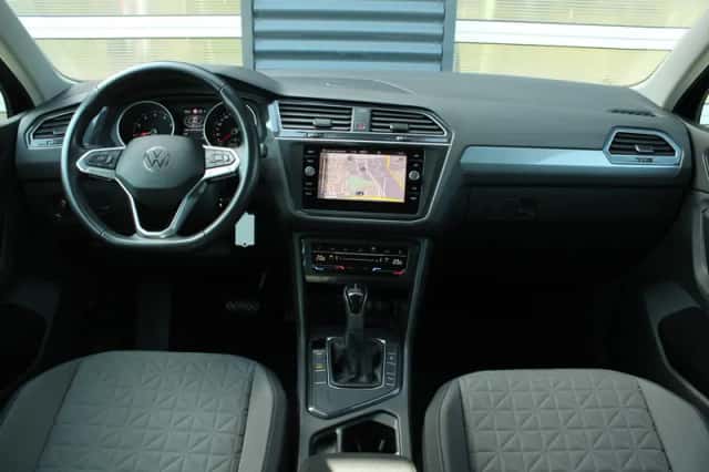 Volkswagen Tiguan (2021) thumbnail 5