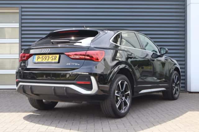Audi Q3 (2022) thumbnail 2
