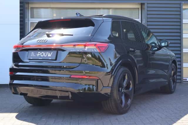 Audi Q4 e-tron (2026) thumbnail 2