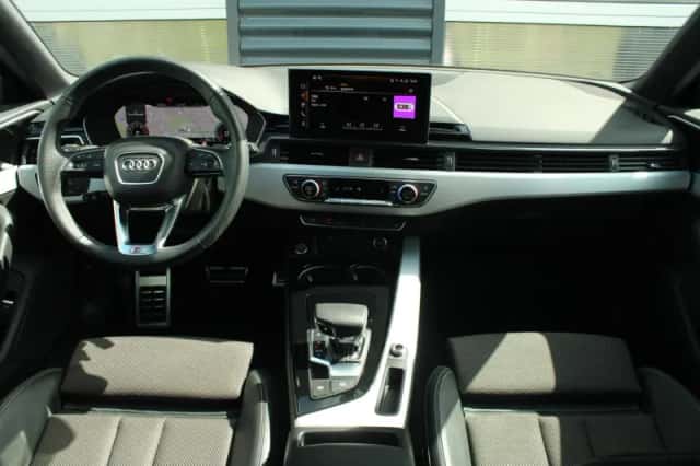 Audi A4 (2024) thumbnail 5