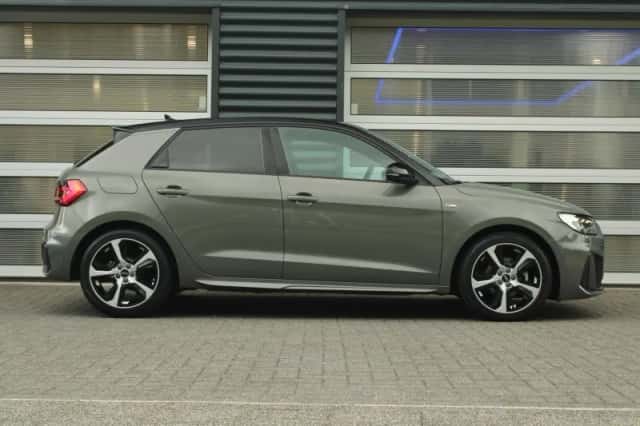 Audi A1 (2023) thumbnail 3