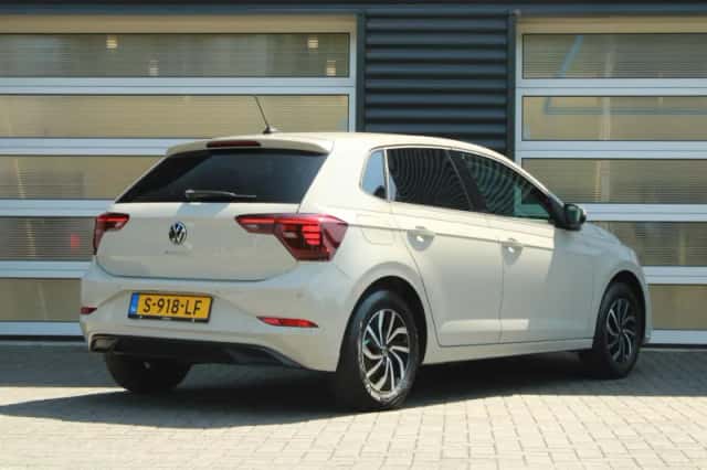 Volkswagen Polo (2023) thumbnail 2