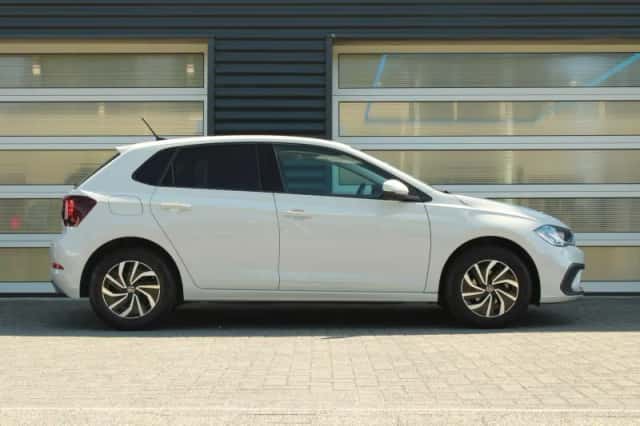 Volkswagen Polo (2023) thumbnail 3