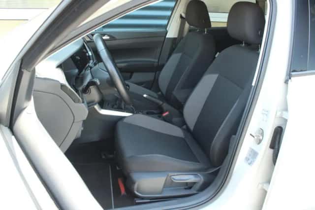 Volkswagen Polo (2023) thumbnail 4