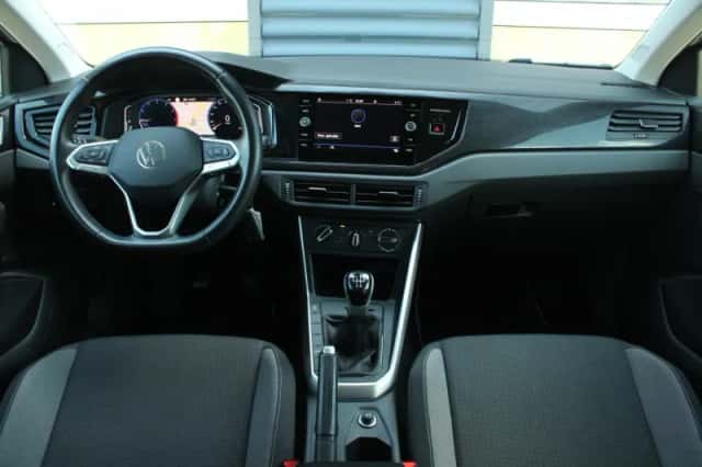 Volkswagen Polo (2023) thumbnail 5