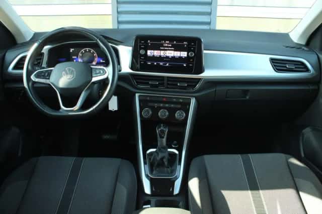 Volkswagen T-Roc (2022) thumbnail 5