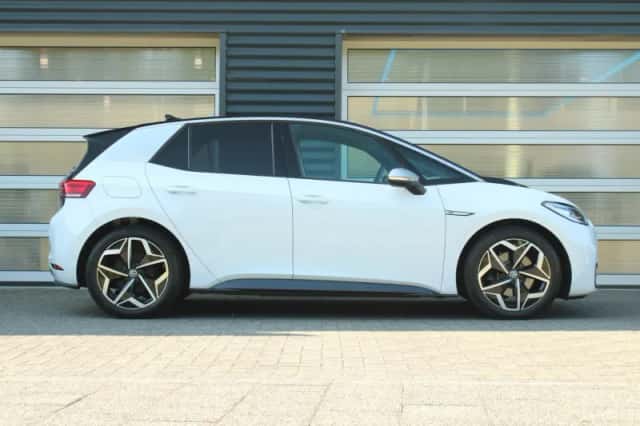 Volkswagen ID.3 (2020) thumbnail 3