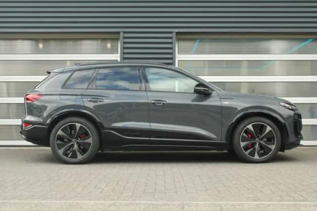 Audi Q6 e-tron (2025) thumbnail 3