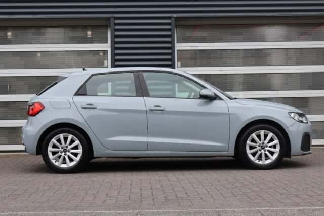 Audi A1 (2024) thumbnail 3