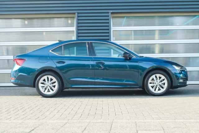 Škoda Octavia (2023) thumbnail 3