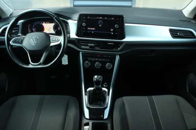 Volkswagen T-Roc (2022) thumbnail 5