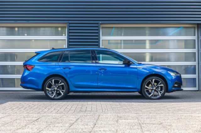 Škoda Octavia (2024) thumbnail 3