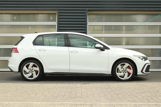 Volkswagen Golf (2021) thumbnail 3
