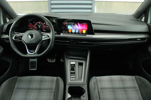 Volkswagen Golf (2021) thumbnail 5