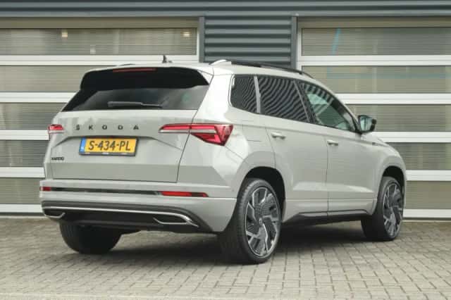 Škoda Karoq (2023) thumbnail 2
