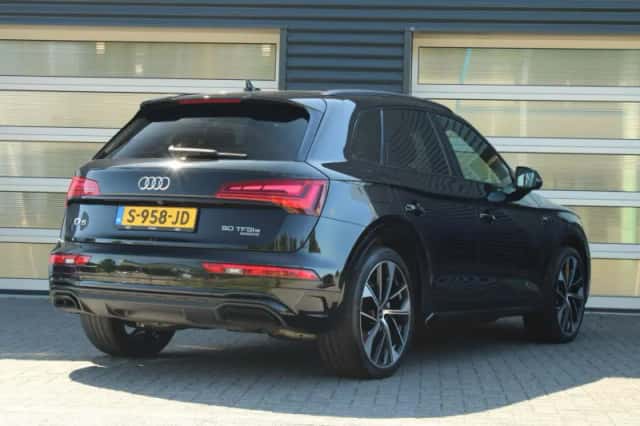 Audi Q5 (2023) thumbnail 2