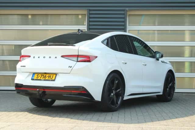 Škoda Enyaq (2023) thumbnail 2