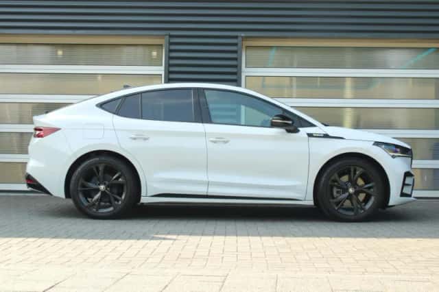 Škoda Enyaq (2023) thumbnail 3