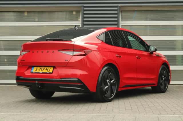 Škoda Enyaq (2023) thumbnail 2