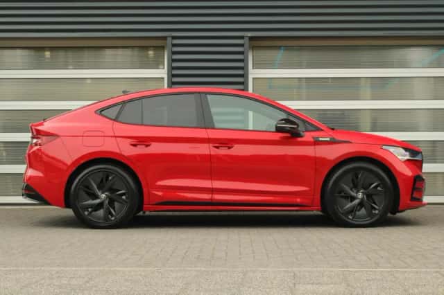 Škoda Enyaq (2023) thumbnail 3