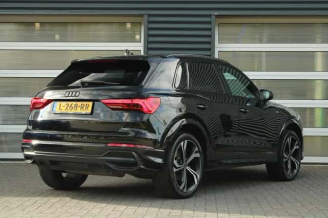 Audi Q3 (2021) thumbnail 2
