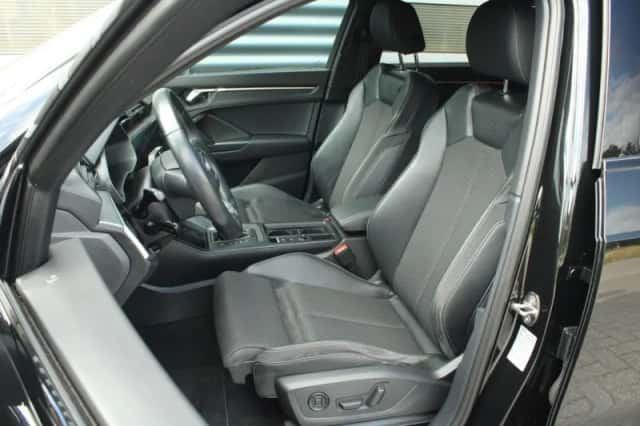 Audi Q3 (2021) thumbnail 4
