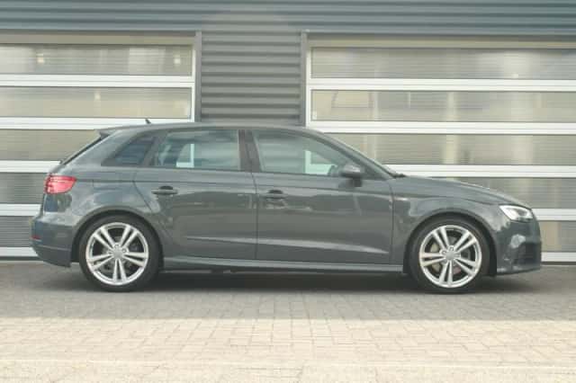 Audi A3 (2019) thumbnail 3