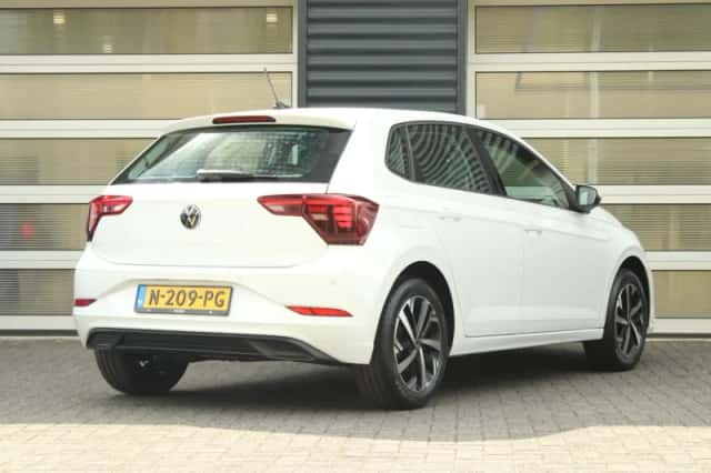 Volkswagen Polo (2021) thumbnail 2
