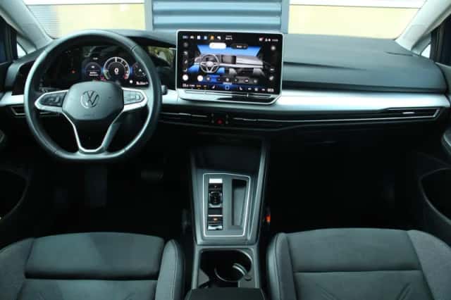 Volkswagen Golf (2025) thumbnail 5