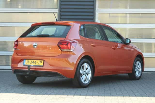 Volkswagen Polo (2019) thumbnail 2