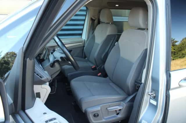 Volkswagen Multivan (2024) thumbnail 4