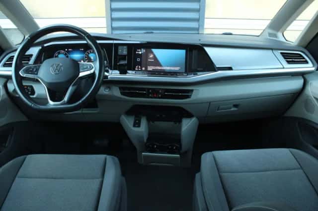 Volkswagen Multivan (2024) thumbnail 5