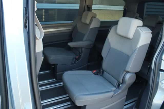 Volkswagen Multivan (2024) thumbnail 6