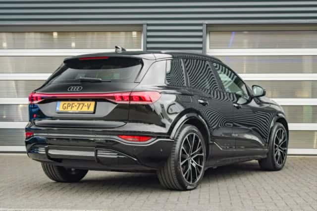Audi Q6 e-tron (2024) thumbnail 2