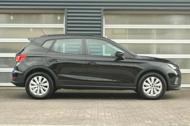 SEAT Arona (2024) thumbnail 3