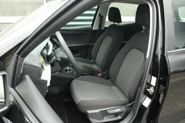 SEAT Arona (2024) thumbnail 4