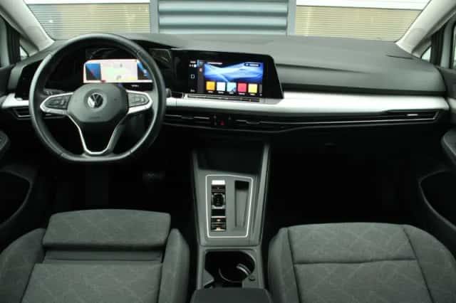 Volkswagen Golf (2021) thumbnail 5