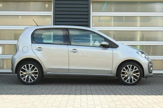 Volkswagen Up! (2019) thumbnail 3